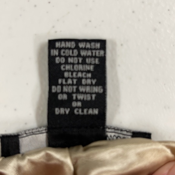 Willi Smith Black Lace Top Small - Picture 9 of 9